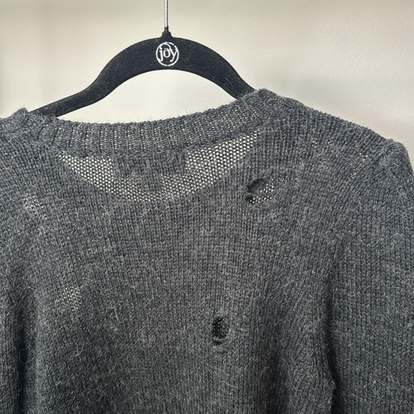 Wildfox Dark Gray Knit Wool Blend Distressed Sweater Caffeine Machine Size Small - Picture 8 of 9